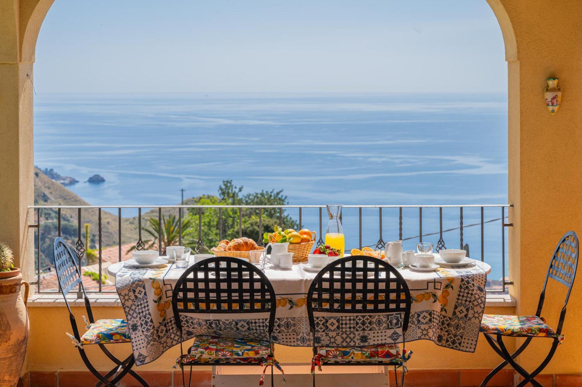 Sea View Villa ตาออร์มินา ภายนอก รูปภาพ