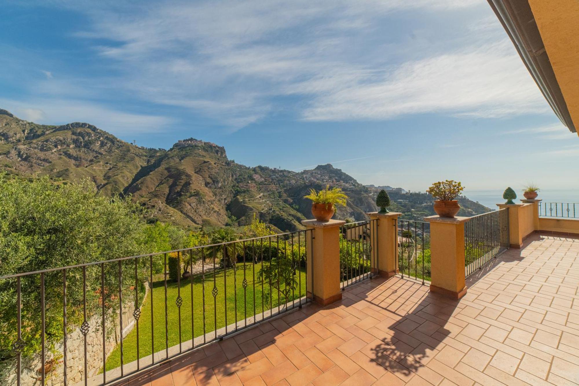 Sea View Villa ตาออร์มินา ภายนอก รูปภาพ